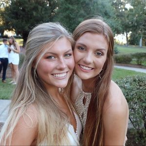 Meet your Posher, Raelin